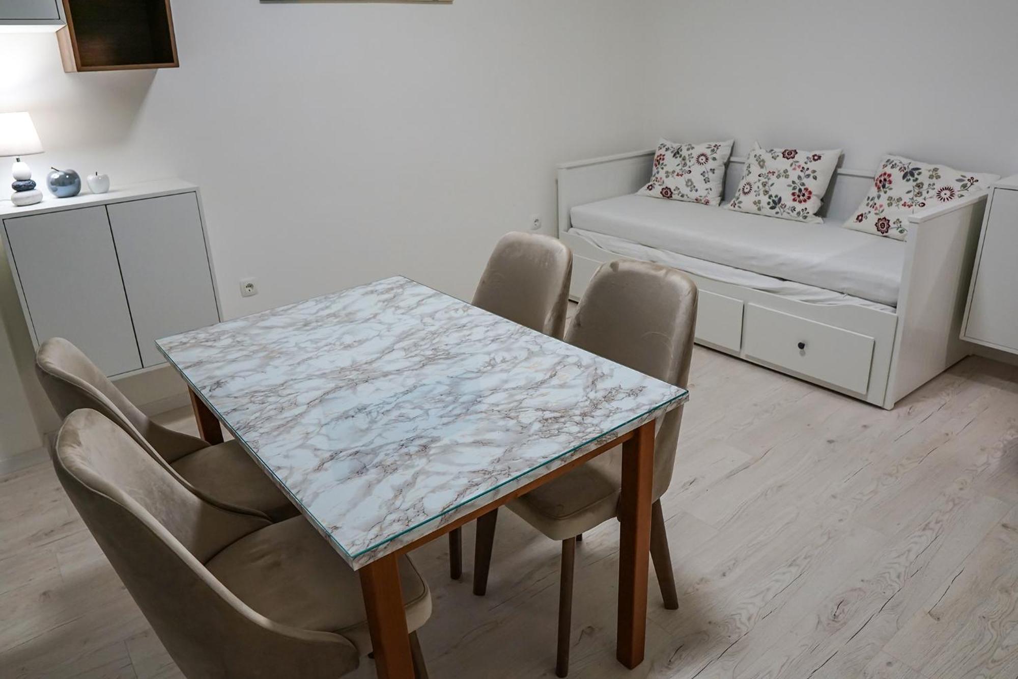 Neira Apartment